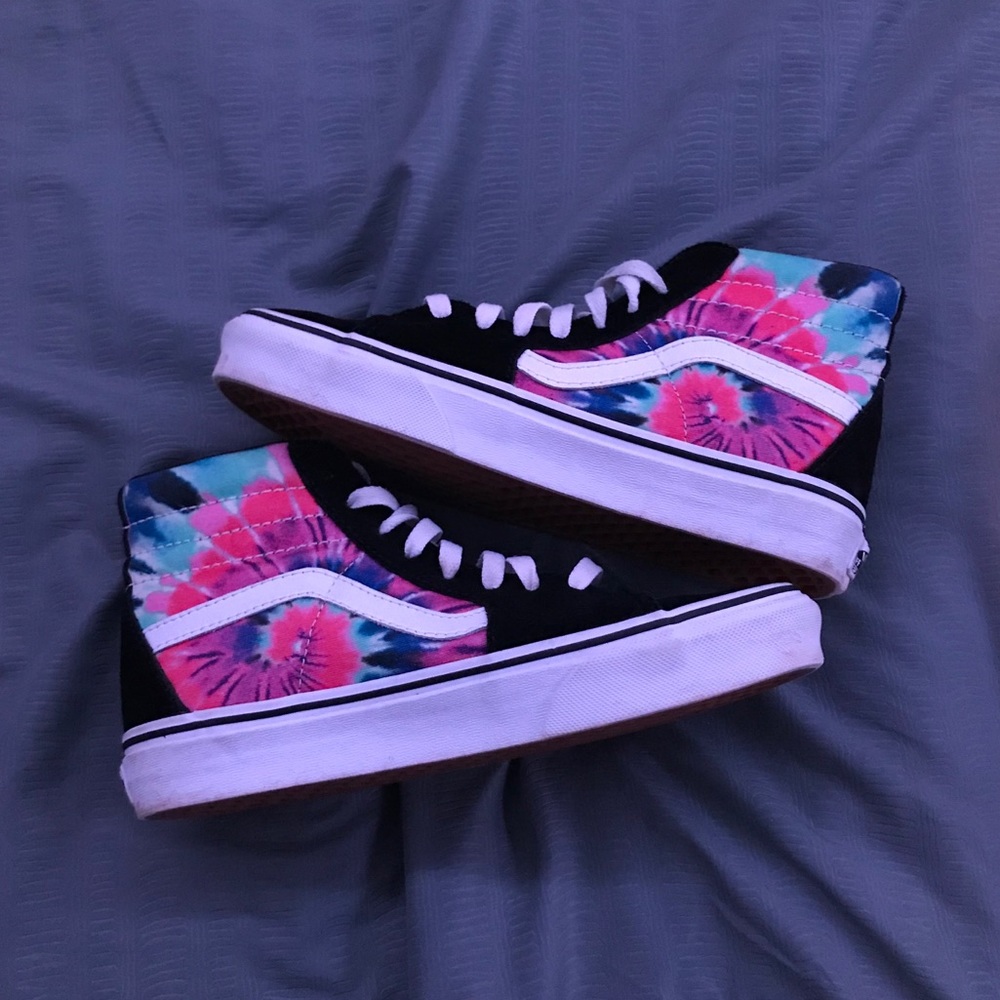 Tie-Dye high top vans